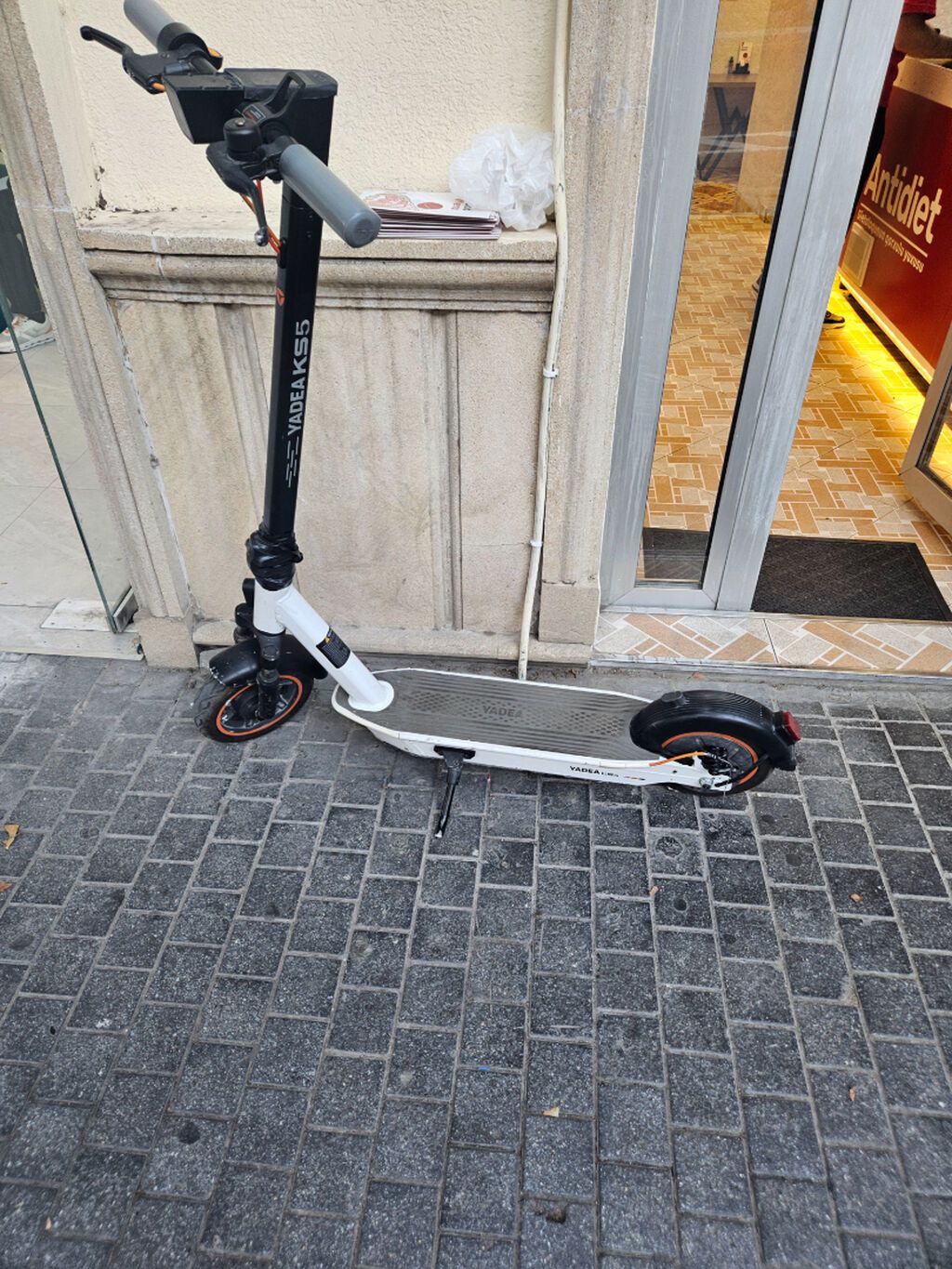 Yadea ks5. Tam işlek veziyyetde. Hec bir problemi yoxdur. Maks suret — Skuterlər, Bakı (3)
