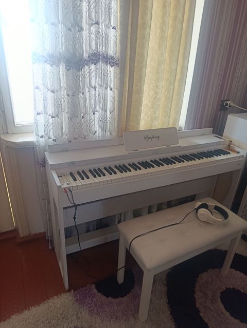 Rəqəmsal pianino – Symphony (ağ rəng) - 88 klavişli tam ölçülü — Yevlax
