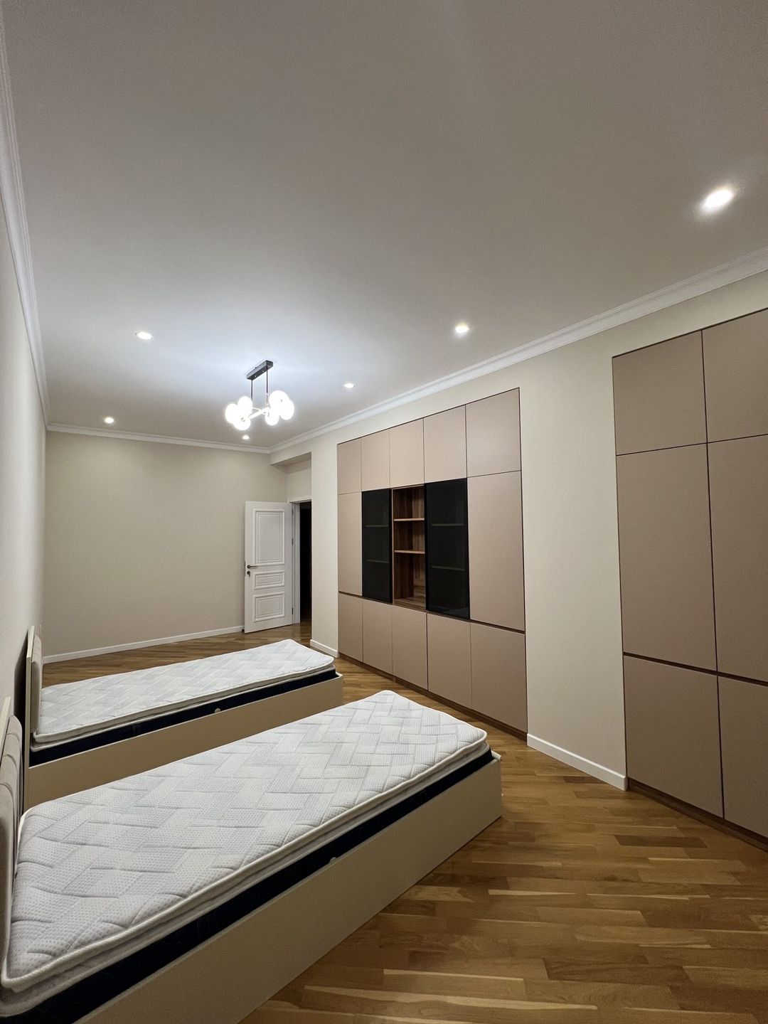 İcarəyə verilir 3 otaqlı yeni tikili 135 m² — Mənzil, Bakı (8)