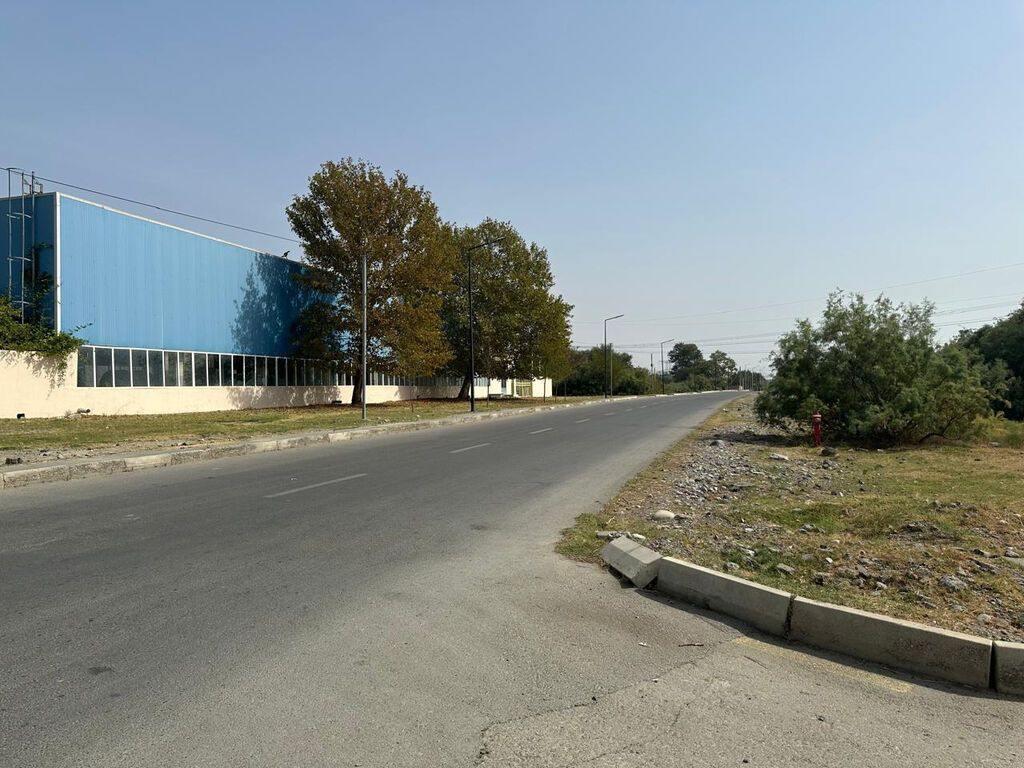 Mingəçevir şəhəri. Qres qəsəbəsi. yolun qiraqi. Pojarniyle üzbü -üz — Garaj, Mingəçevir (2)