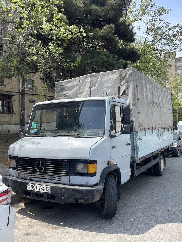 Mercedes 811 D, 4.0 L, 1991 il, 450 000 km 90-HT-433 — Yük maşınları, Bakı