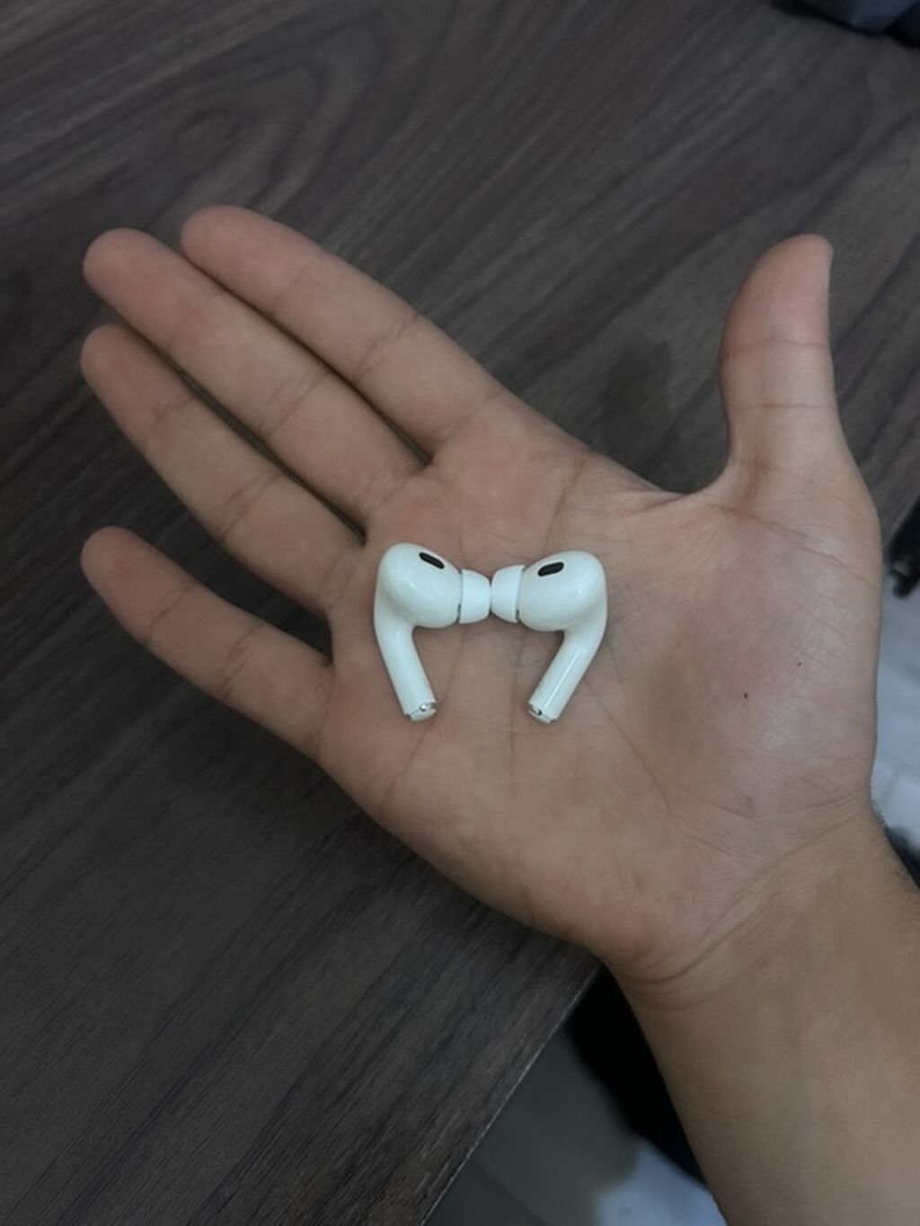 Airpods pro 2 type cdi ikiside birinin giymeti 70 azn — Qulaqcıqlar, Bakı
