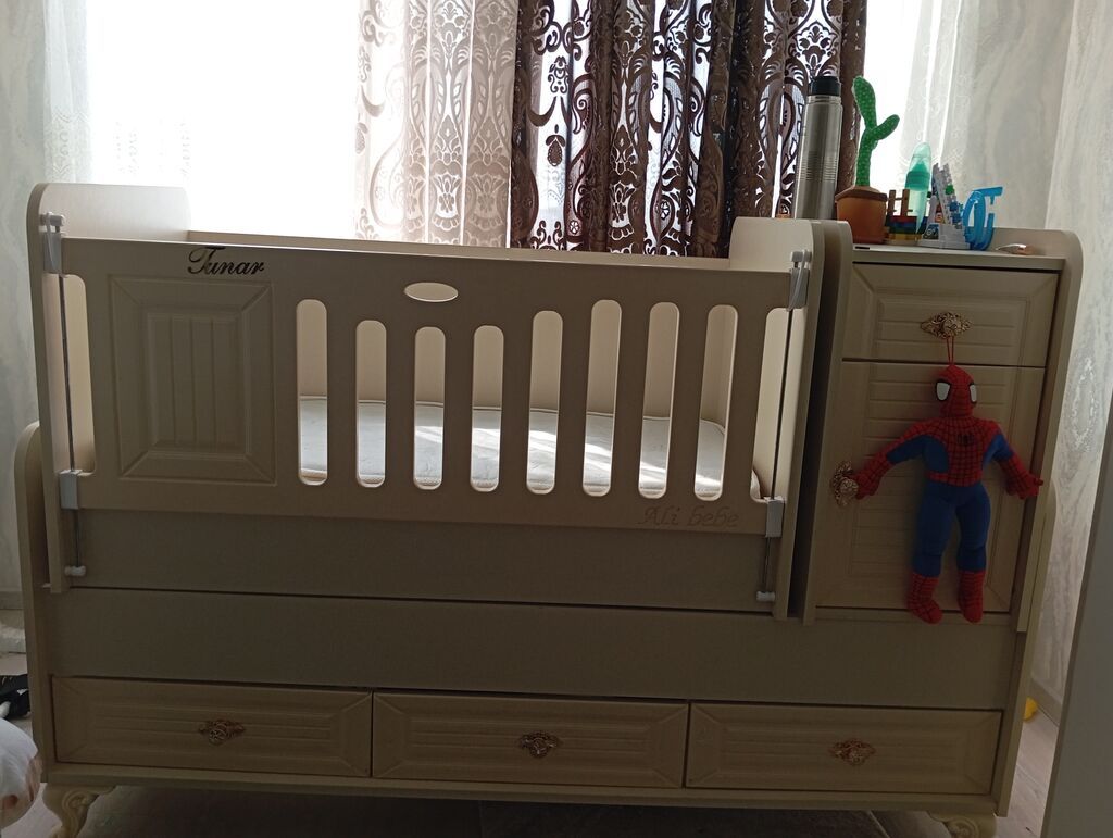 Oğlan və qız üçün, İşlənmiş, Dördbucaq, Beşik, Dəstsiz, Matras ilə, Yellənmə mexanizmsiz — Bəşikləri, Bakı (3)