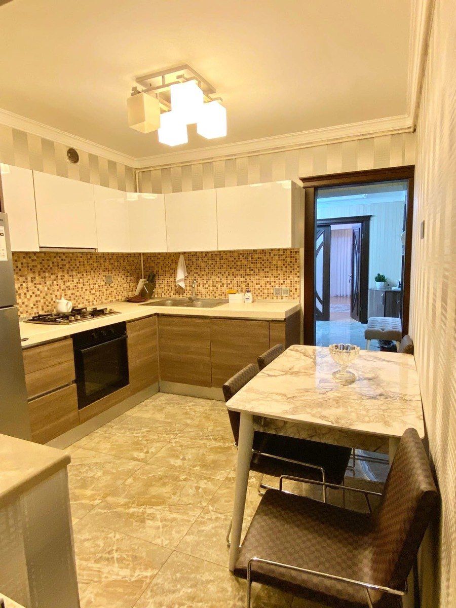 Satılır 3 otaqlı köhnə tikili 115 m² — Mənzil, Bakı (12)