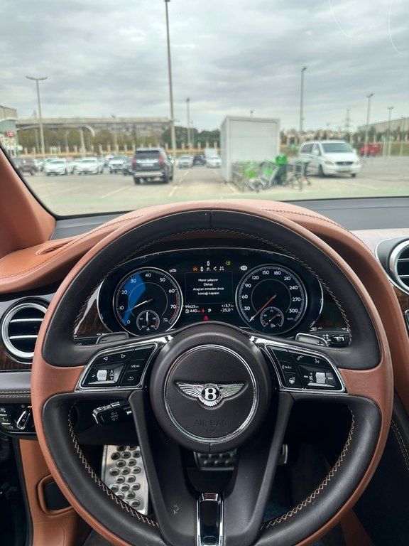 Bentley Bentayga, 6.0 L, 2016 il, 99 628 km 77-TO-277 — Avtomobillər, Bakı (7)