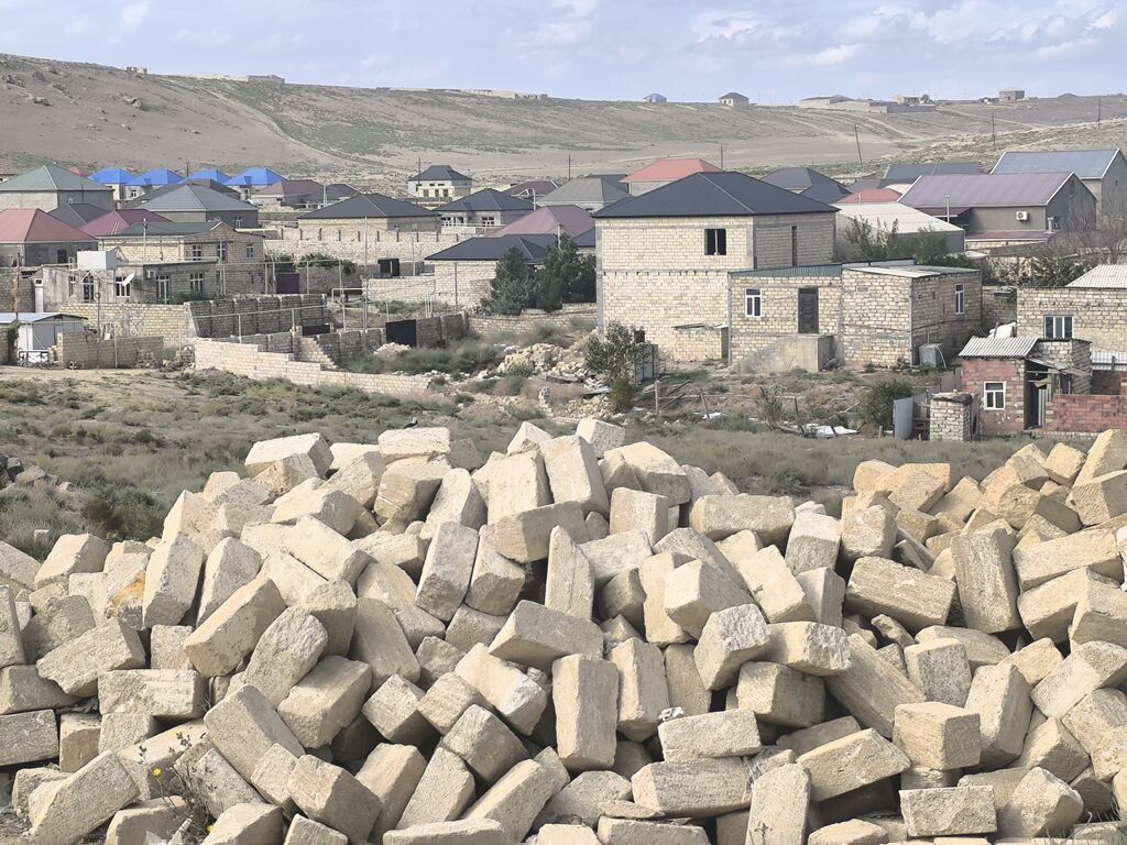 1 sot, Tikinti, Bələdiyyə — Torpaq, Xırdalan (3)