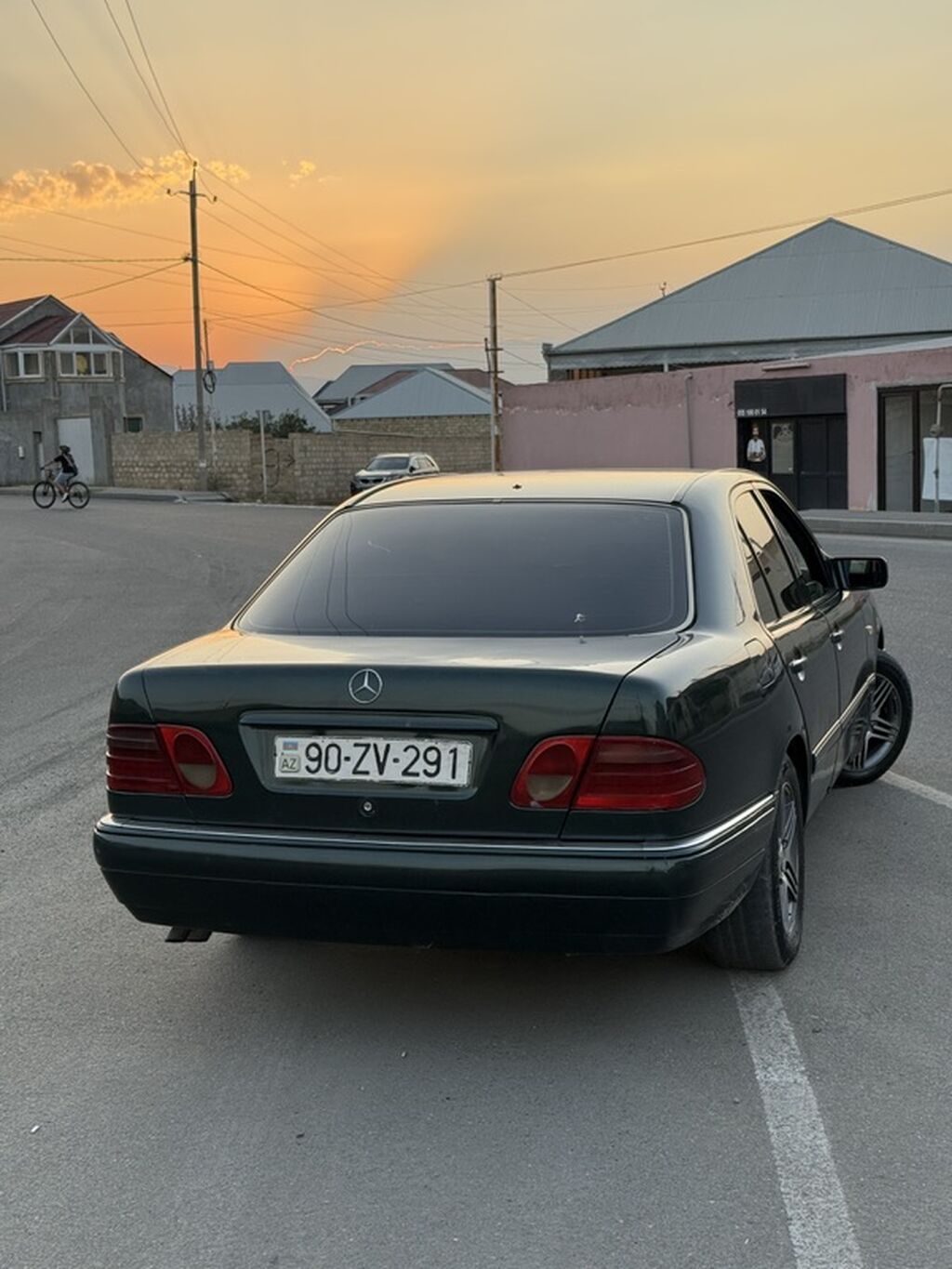 Mercedes-Benz E-Class: 2.9 l 1997 il Sedan 90-ZV-291 — Avtomobillər, Gəncə (2)
