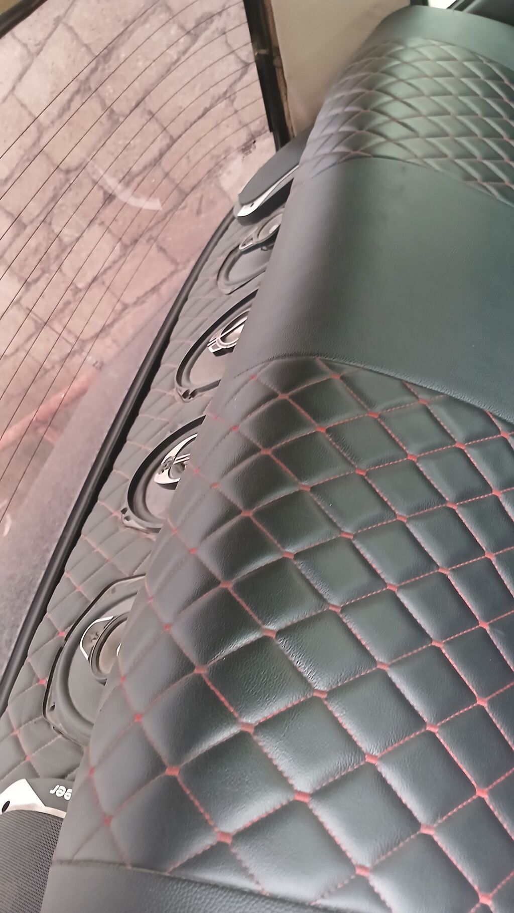 VAZ 2107, qara rəng, sedan kuzov. Klassik dizaynlı, 4 qapı, mexaniki 77-TY-942 — Avtomobillər, Digah (4)