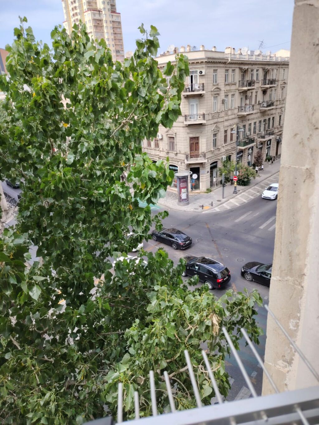 İcarəyə verilir 2 otaqlı köhnə tikili 75 m², Sahil m. Сдается — Mənzil, Bakı