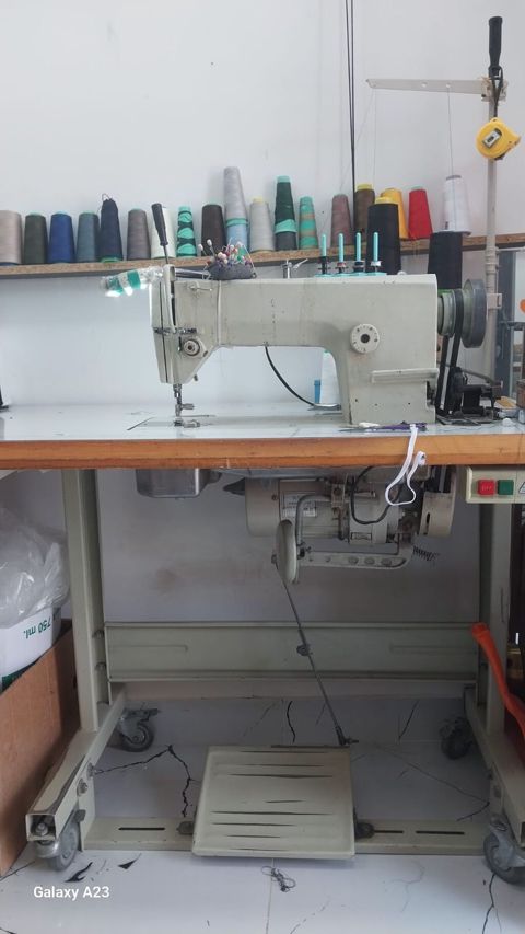 Tikiş maşını – sənaye tipli, stolüstü komplektlə. - Güclü elektrik — ikinci el mallarin satisi