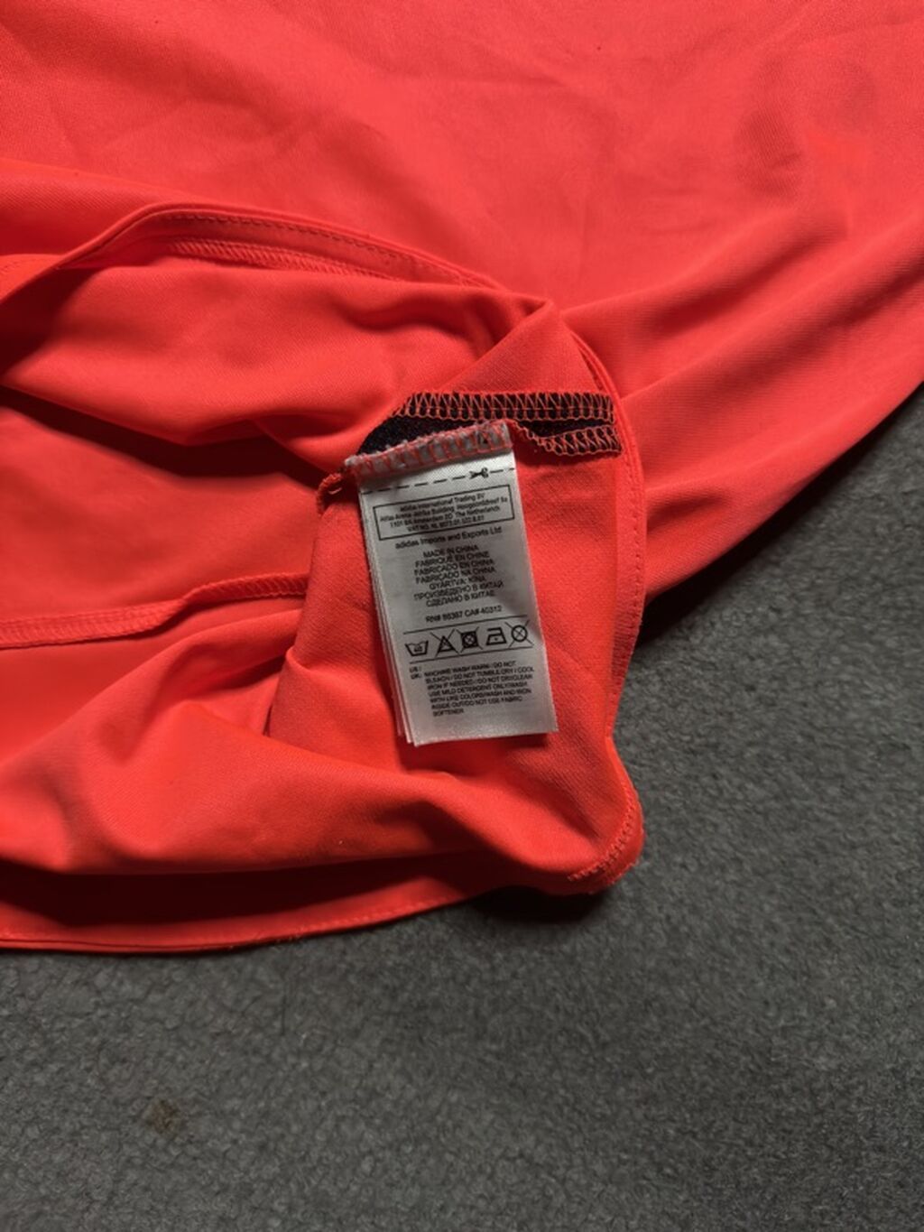 Futbolka, Adidas, M, rəng - Qırmızı — Futbolka və polo, Bakı (8)