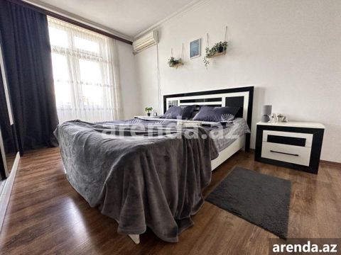 Kirayə (günlük) 2 otaqlı Köhnə Tikili, Sahil metrosu, Fəvvarələr meydanı, Səbail rayonu — Bakı