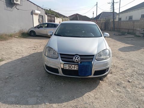 Volkswagen Jetta: 1.6 l 2008 il Sedan — Digah