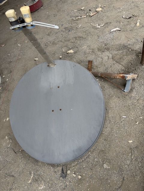 Metall peyk anteni (dish)krosna və quraşdırma dayağı yaxşı — Masazır