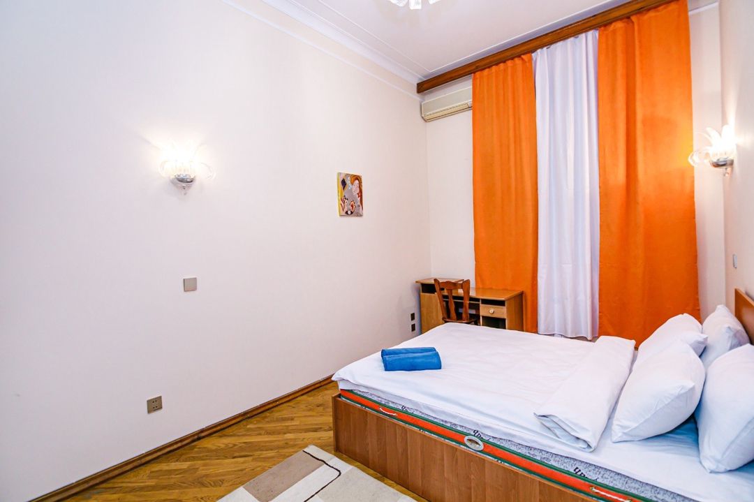 Satılır 4 otaqlı köhnə tikili 130.5 m² — Mənzil, Bakı (3)