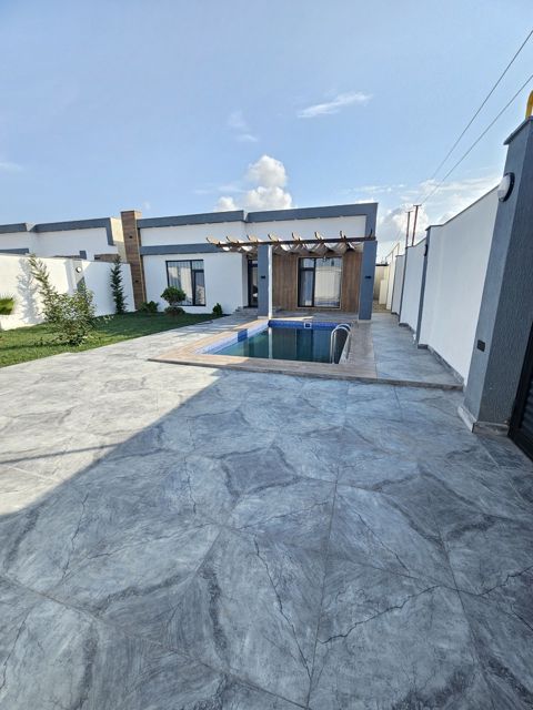 Satılır 4 otaqlı həyət evi/bağ evi 160 m² — Bakı