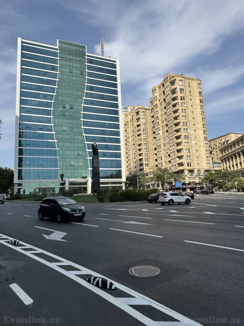 Satılır 3 otaqlı Mənzil Yeni tikili 115 m² Bakı, Yasamal r., Nizami m — Bakı