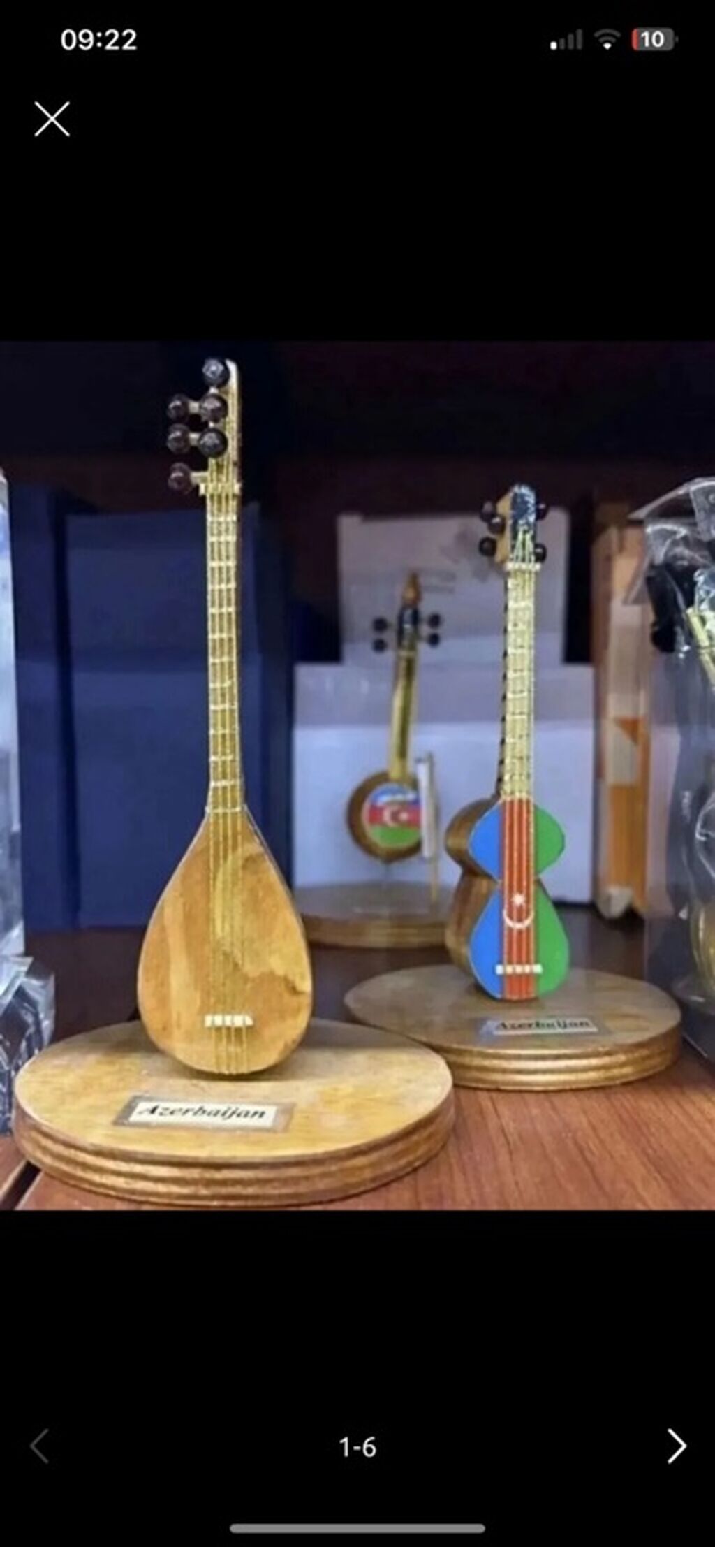 Məhsul: Miniatür milli musiqi alətləri suvenirləri Təsvir: - Əl — Skripkalar və digər keməçli alətlər, Bakı (3)