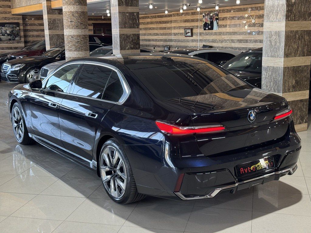 BMW i7 M70, 105.7 kWh, 2023 il, 89 000 km — Avtomobillər, Bakı (9)