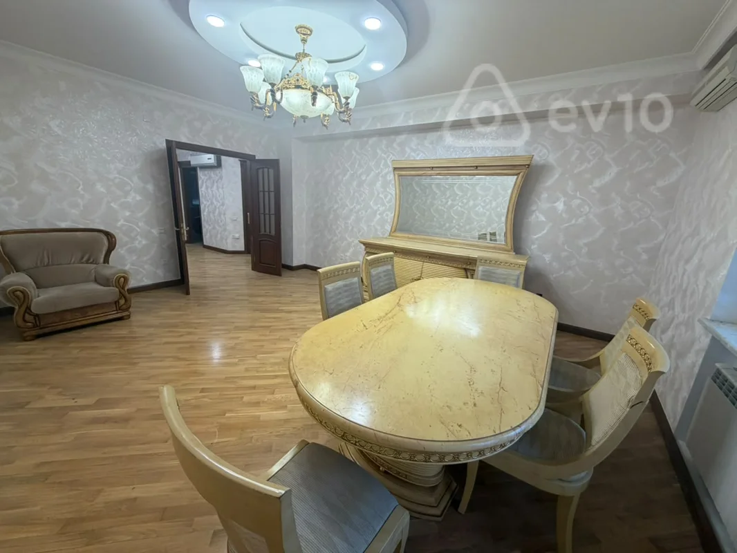 3 otaqlı mənzil, 140 m², Təbriz küçəsi — kirayə — Bakı