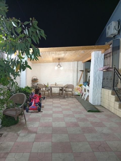 Satılır 4 otaqlı həyət evi/bağ evi 80 m² — Bakı