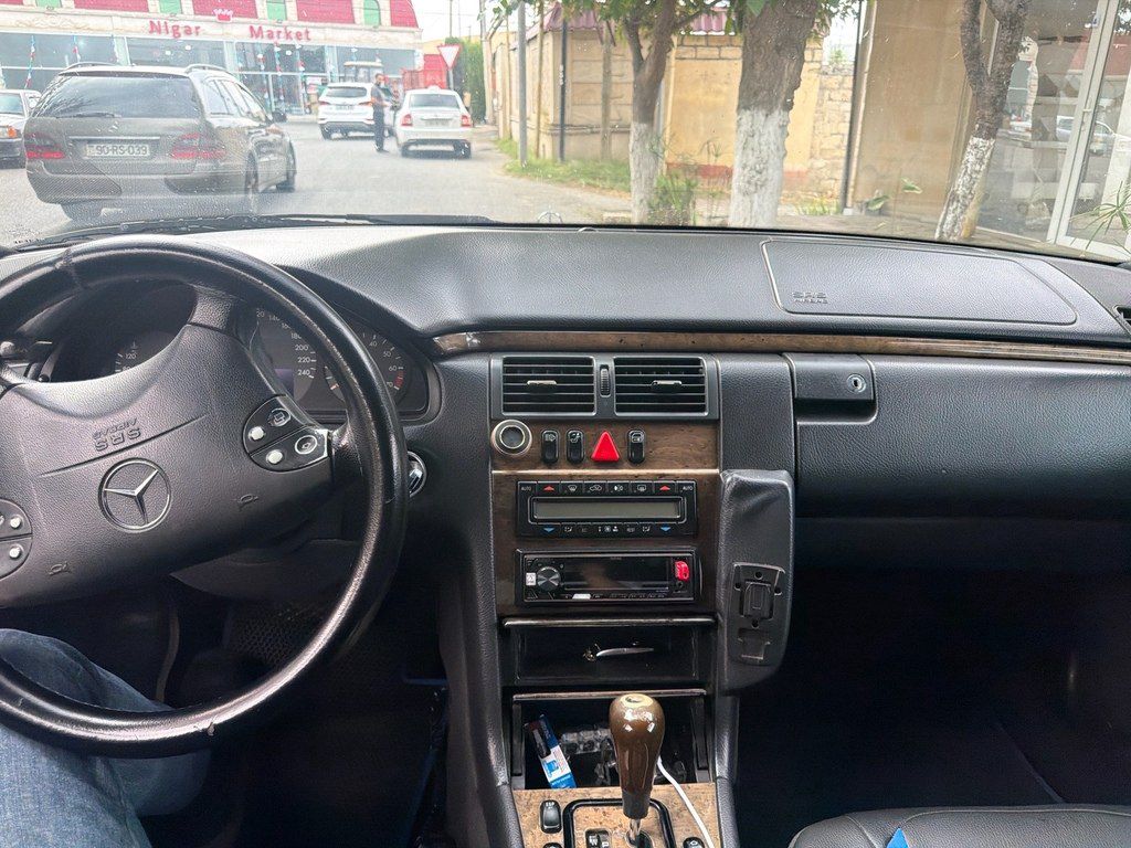 Mercedes E 320, 3.2 L, 1999 il, 450 520 km 99-FP-311 — Avtomobillər, Ağcabədi (5)
