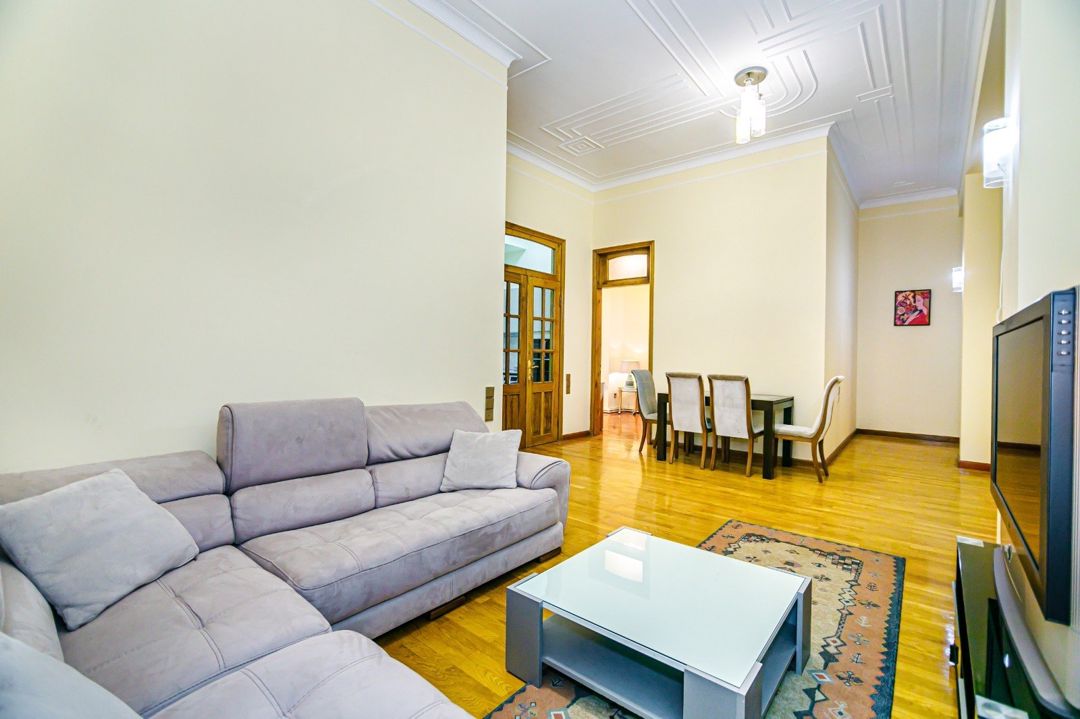 Satılır 4 otaqlı köhnə tikili 130.5 m² — Mənzil, Bakı (10)
