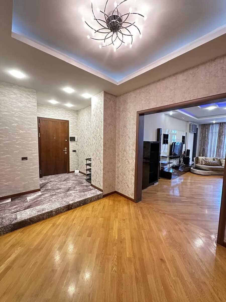 Satılır 5 otaqlı yeni tikili 250 m² — Mənzil, Bakı (12)