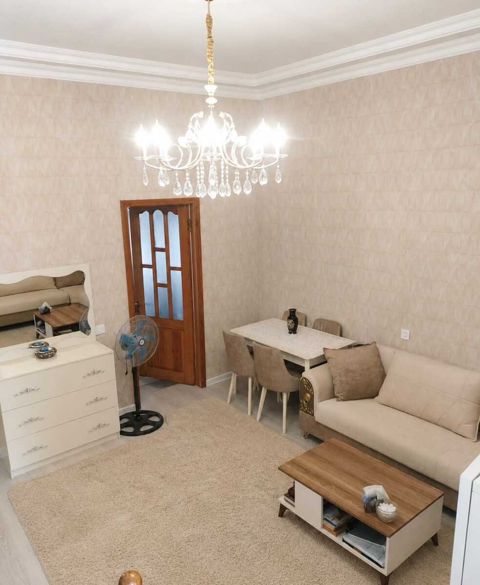 Satılır 2 otaqlı köhnə tikili 65 m² — Bakı