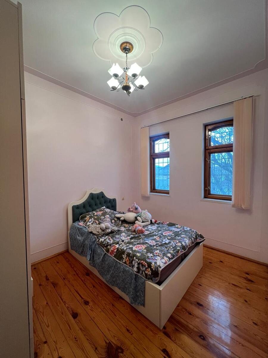 Satılır 4 otaqlı həyət evi/bağ evi 200 m² — Ev, villa, Bakı (11)
