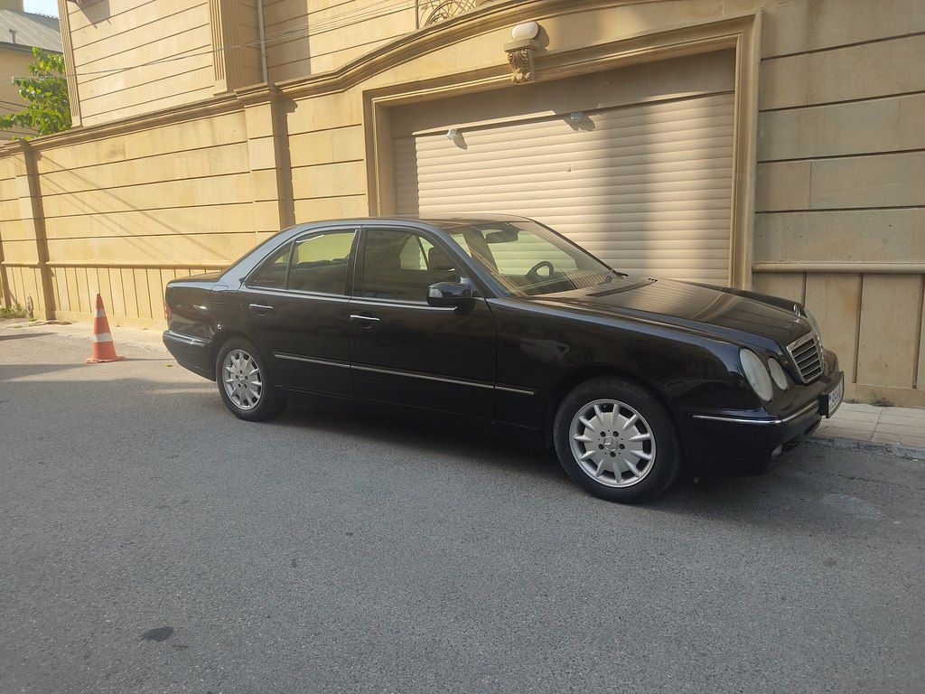 Mercedes E 200, 2.0 L, 2001 il, 372 000 km 99-HA-738 — Avtomobillər, Bakı (2)