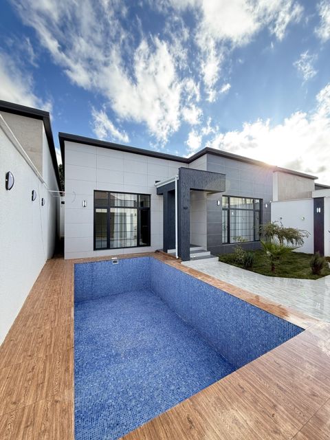 Satılır 4 otaqlı həyət evi/bağ evi 160 m² — Bakı