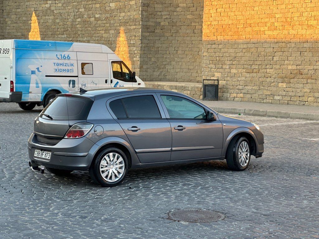 Opel Astra, 1.3 L, 2006 il, 370 000 km 88-BF-873 — Avtomobillər, Bakı (10)