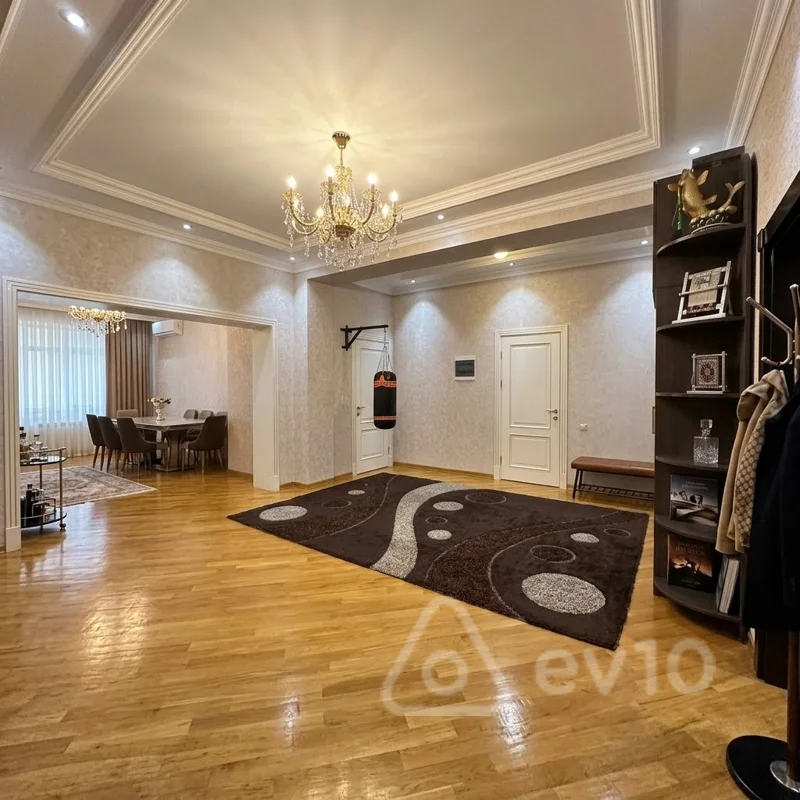 3 otaqlı mənzil, 140 m², Özbəkistan küçəsi — kirayə — Bakı