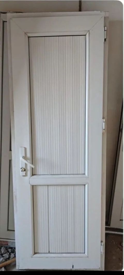 PVC qapı – ağ rəng - Material: PVC/profil karkas - Dizayn: İki — Bakı