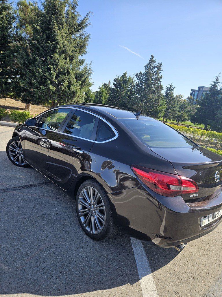 Opel Astra, 1.6 L, 2013 il, 289 000 km 10-MA-957 — Avtomobillər, Bakı (10)