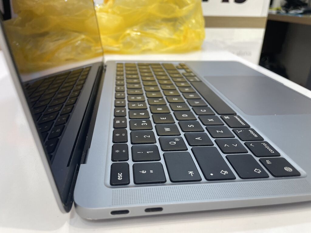 Apple MacBook (space gray) - Ekran: 13.3" Retina, parlaq şüşə panel — Apple Macbook, Bakı (2)