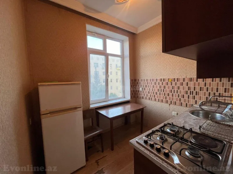 Satılır 1 otaqlı Mənzil Köhnə tikili 45 m² Bakı, Nizami r., Koroğlu m — Mənzil, Bakı