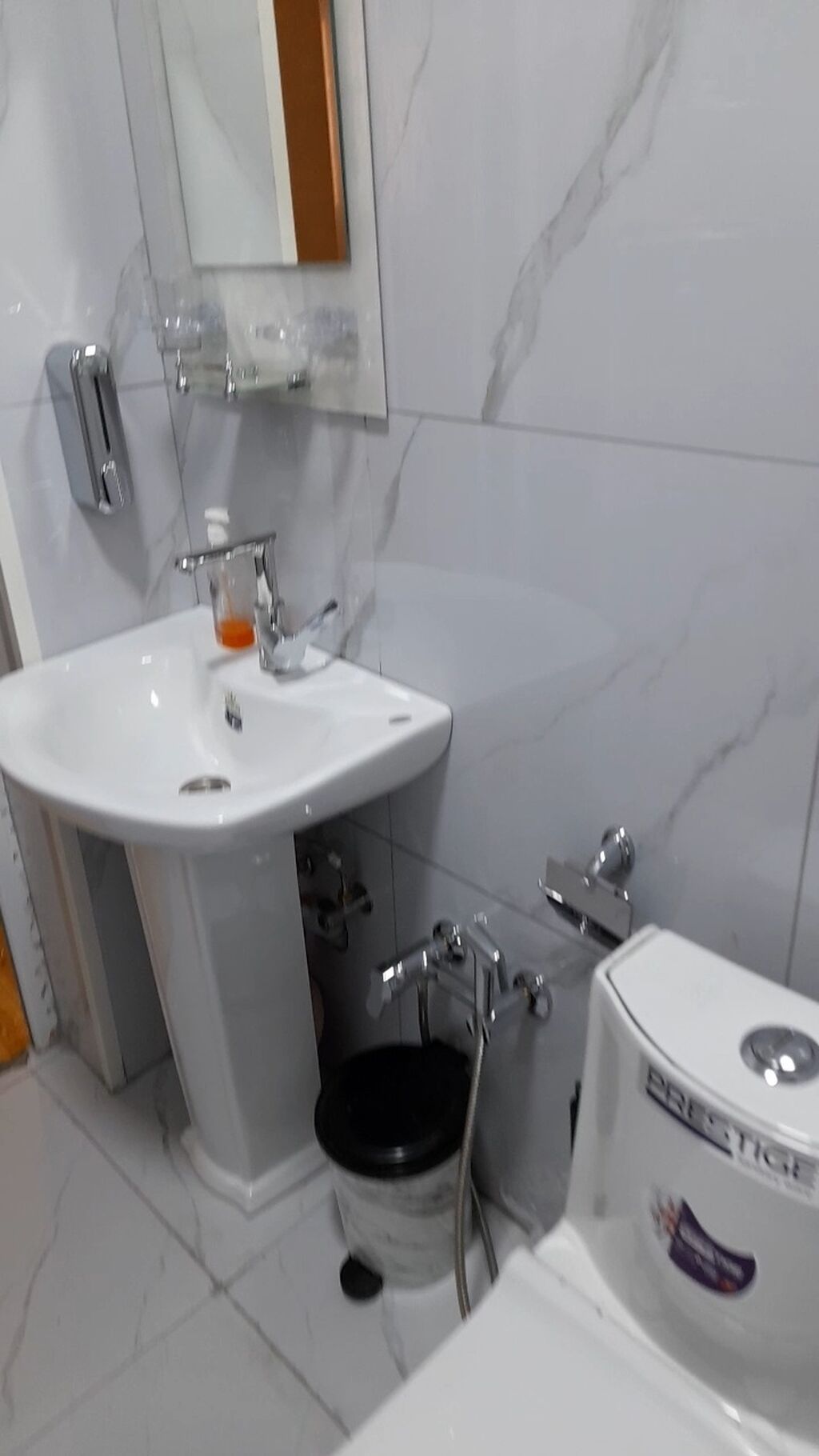 Kirayə üçün həyət evi Şəhərin mərkəzində yeni tikili ramontlu yaşayış — Ev, villa, Mingəçevir (10)