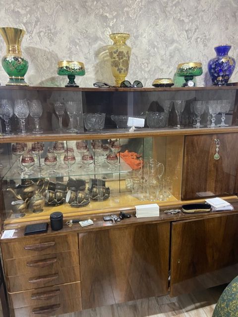 Retro vitrin-bufet mebeli - Material: yüksək parlaq cilalı təbii — Mehdiabad