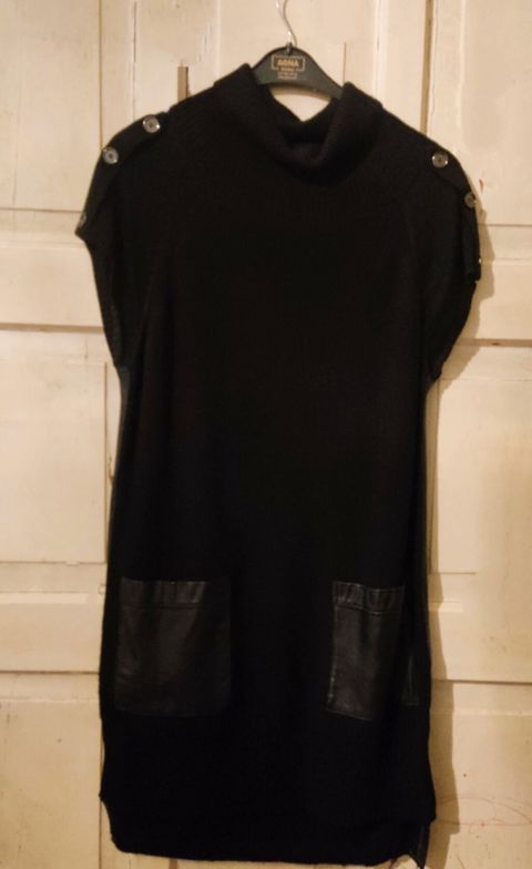 Qara trikotaj tunik-sviter - Model: qolsuz/kapışonsuz, geniş kəsim — Bakı