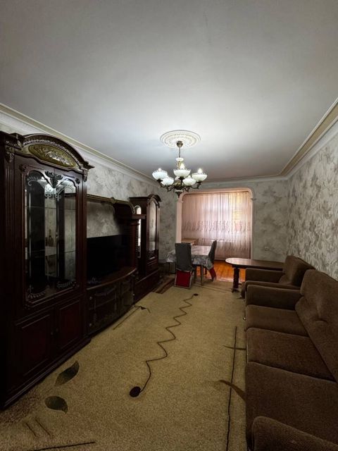İcarəyə verilir 3 otaqlı köhnə tikili 80 m² — Bakı