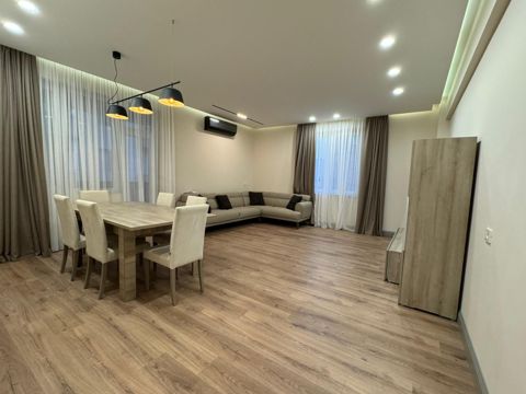 Satılır 4 otaqlı yeni tikili 180 m² — Bakı