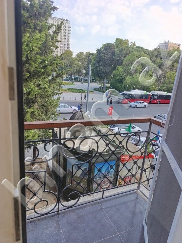 For sale: 2-room apartment (old building), 35 m² — Mənzil, Bakı (8)