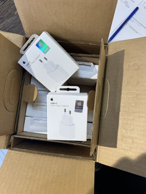 Original Apple Usb‑c 20W Power Adapter Her biri ayri seriya nomresi — Bakı