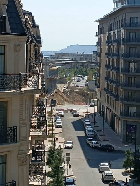 Satılır 4 otaqlı yeni tikili 215 m² — Bakı