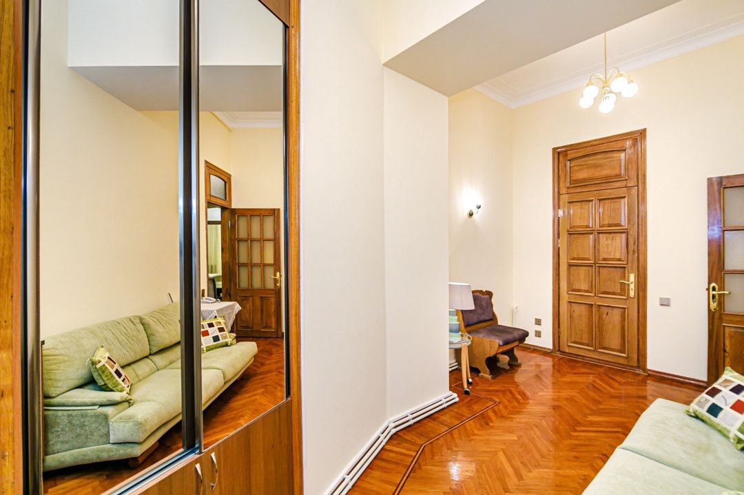 Satılır 4 otaqlı köhnə tikili 130.5 m² — Mənzil, Bakı (6)