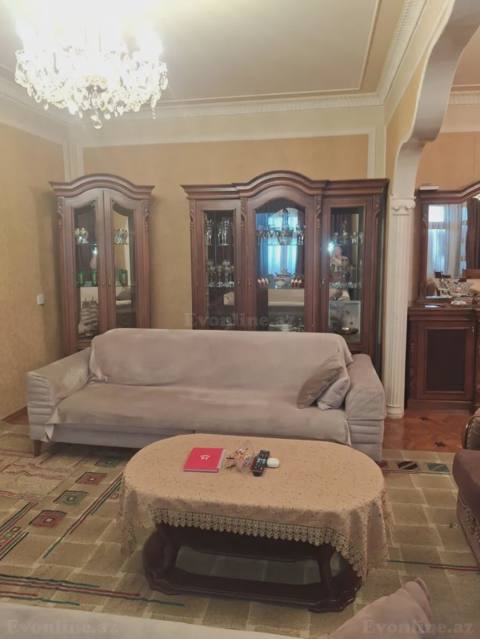 Satılır 5 otaqlı Mənzil Köhnə tikili 155 m² Bakı, Nizami r., Xalqlar Dostluğu m — 280 000 ₼ · 5+ oda · 155 m² · Bakı, Nizami · Mənzil Satılır 5 otaqlı Mənzil Köhnə tikili 155 m² Bakı, Nizami r., Xalqlar Dostluğu m — Bakı