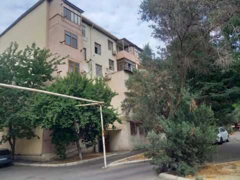 Satılır 2 otaqlı köhnə tikili 50 m² — Bakı