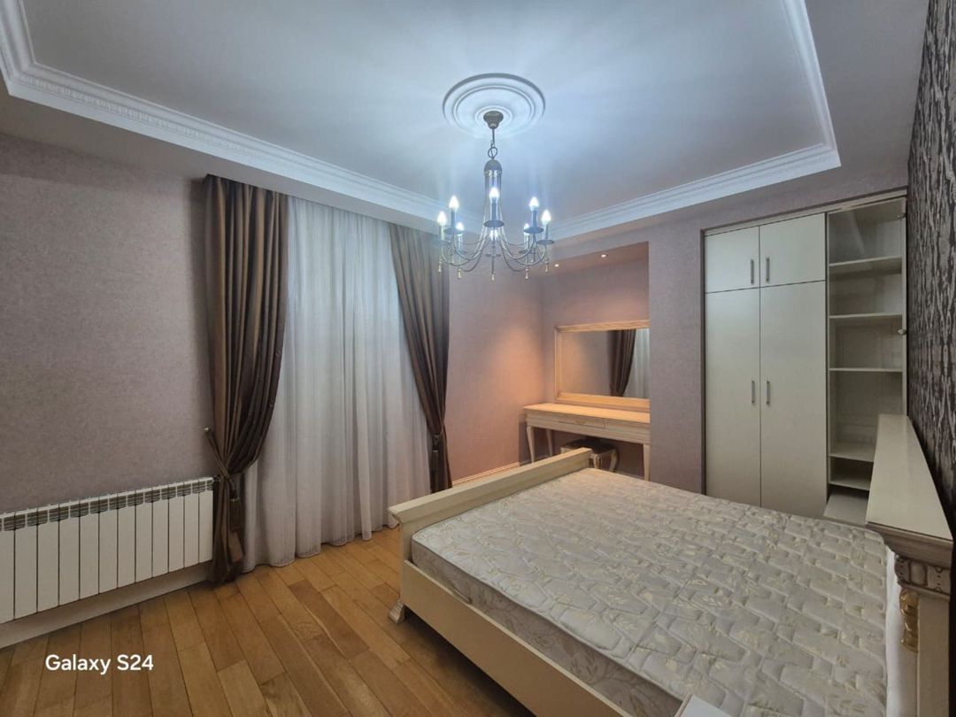 Satılır 4 otaqlı yeni tikili 200 m² — Mənzil, Bakı (8)